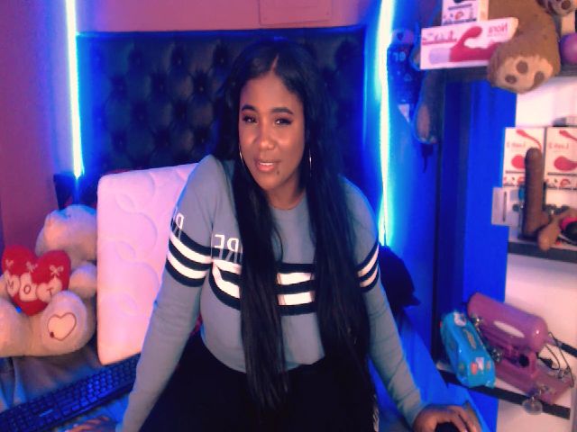 Live sex webcam photo for ELSIEMORRIS #255081161