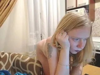 Live sex webcam photo for Fortuna3106 #240682198