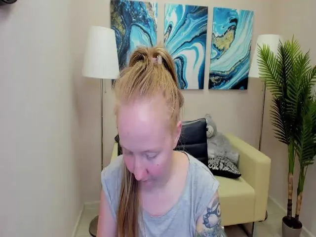 Live sex webcam photo for StunningKelly #257020873