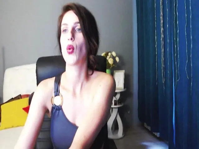 Live sex webcam photo for VictoriaJamy #253841960