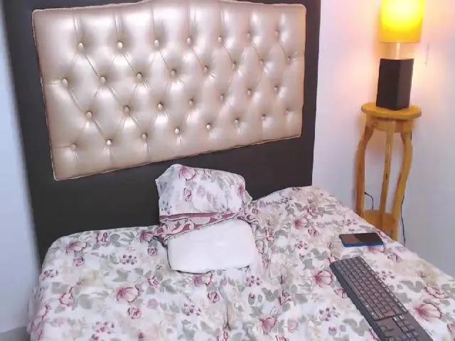 Live sex webcam photo for NyahMackenzie #265061534