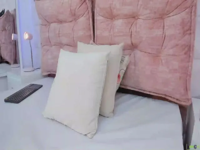 Live sex webcam photo for Kendry_ #258962346