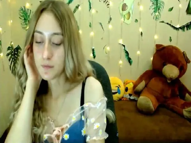 Live sex webcam photo for LinaRum__ #264739010