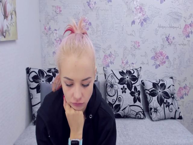 Live sex webcam photo for StephanieSea #265087920