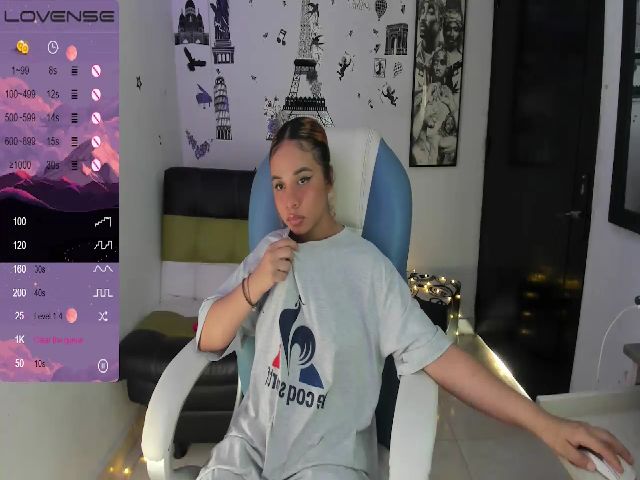 Live sex webcam photo for Valentina_5_ #254898495