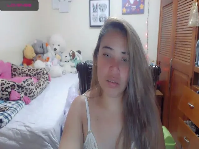 Live sex webcam photo for Meganhill_ #264004030