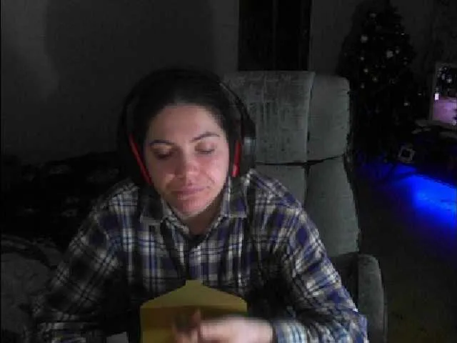 Live sex webcam photo for YourDesire36 #241217505