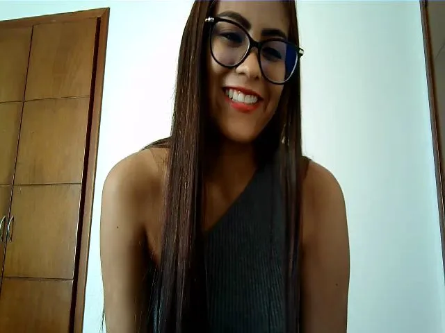 Live sex webcam photo for Elzarobberts #254602353