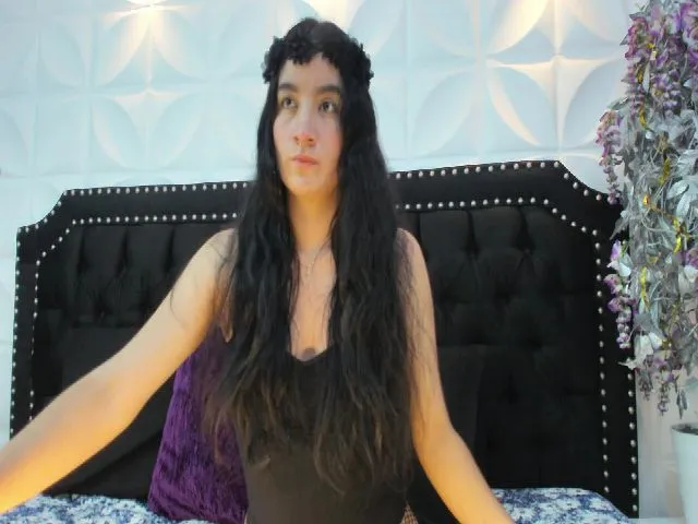 Live sex webcam photo for YoursLauren #253291853