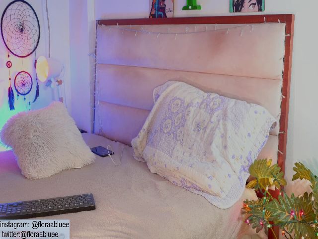 Live sex webcam photo for Mysticgirlll #265016612