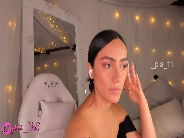 Live sex webcam photo for Pia_tn #253582635