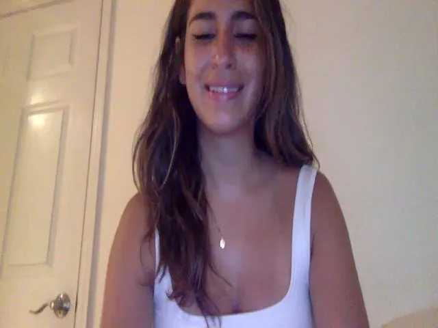 Live sex webcam photo for FreckledPoni #262460456