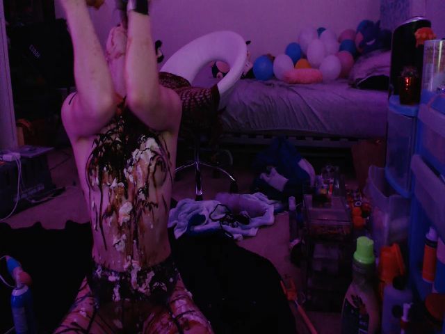 Live sex webcam photo for BdayDragon69 #262490604