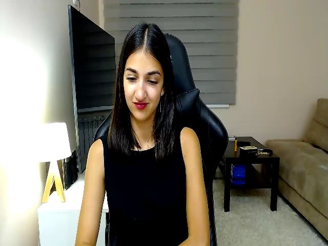 Live sex webcam photo for RockQueenB #253212454