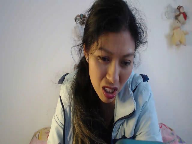 Live sex webcam photo for CHILENITAHOT #264353277