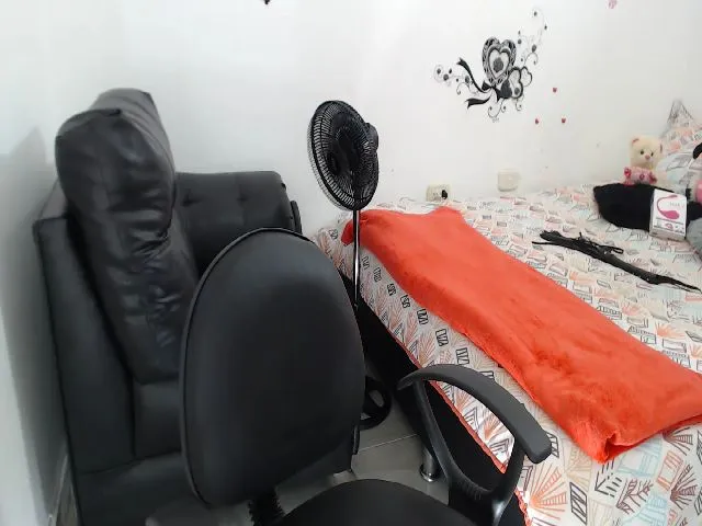 Live sex webcam photo for BriannySmith #262539729
