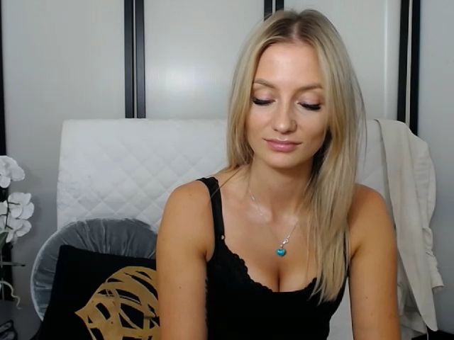 Live sex webcam photo for LenaaX #262991765