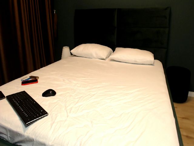 Live sex webcam photo for SashaWildX #257816207