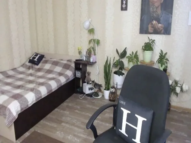 Live sex webcam photo for Emi_lywild #264117188
