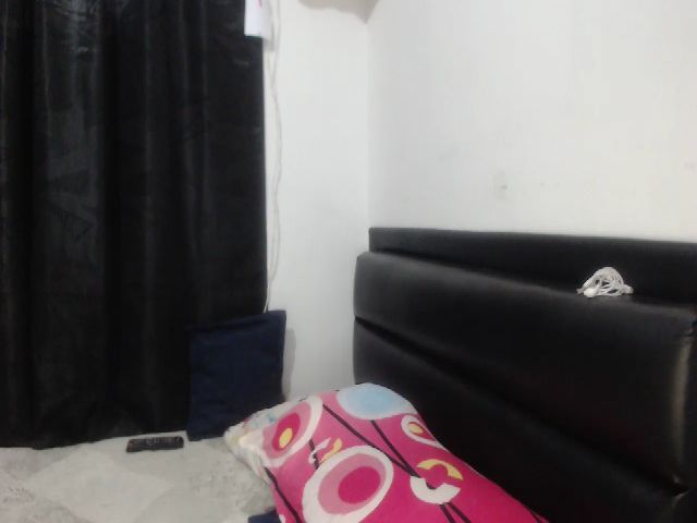 Live sex webcam photo for Charollhott #264306048