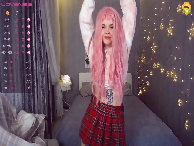 Live sex webcam photo for KerryBlair #254443182