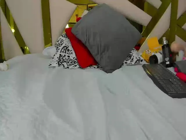 Live sex webcam photo for Mssbombom_ #259731704