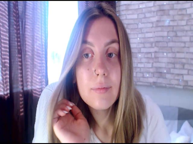 Live sex webcam photo for CumMeaRiver #261832580