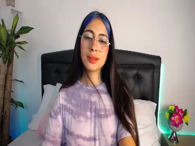 Live sex webcam photo for Mairerf #253539142