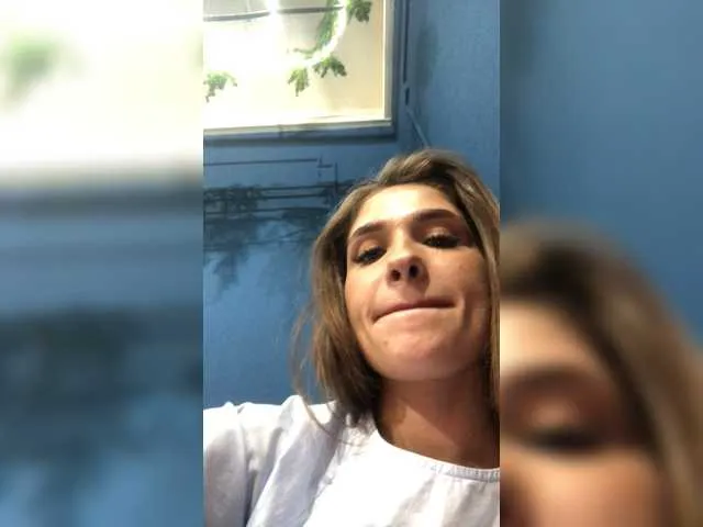 Live sex webcam photo for KettyPretty25 #245199308