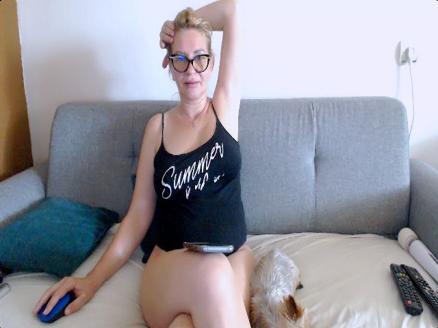 Live sex webcam photo for Stephycute #259177811