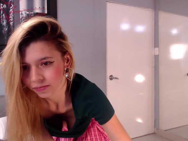 Live sex webcam photo for LillyBrooks #241055735