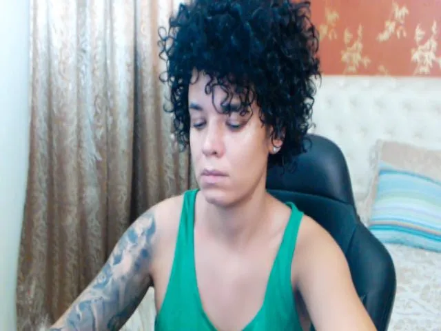 Live sex webcam photo for LaraAnne_ #258755832