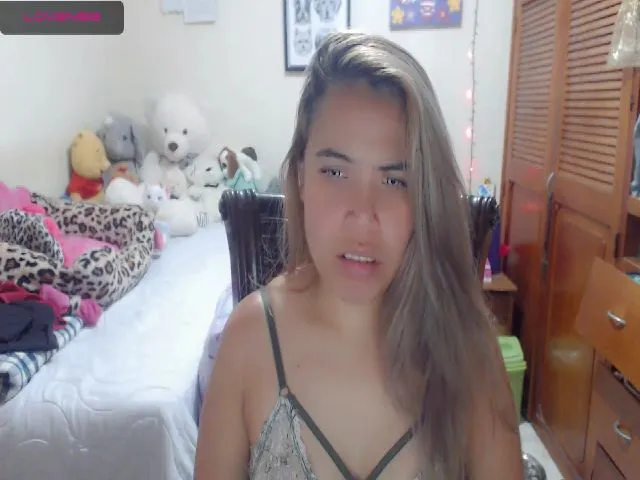 Live sex webcam photo for Meganhill_ #263264287