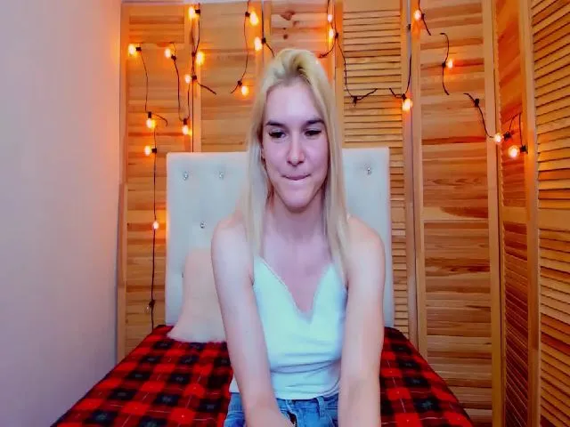Live sex webcam photo for MarliTes #256696485