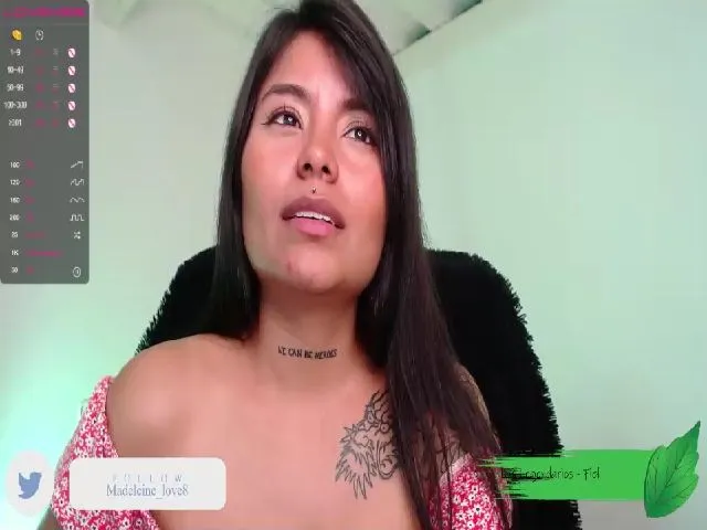 Live sex webcam photo for MadelinLove #262537306