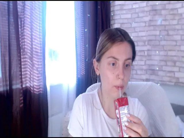 Live sex webcam photo for CumMeaRiver #261808962