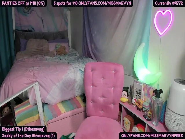 Live sex webcam photo for MissMaevyn #261112125