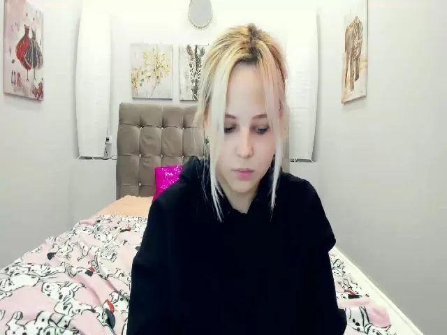 Live sex webcam photo for Helokit #261250634