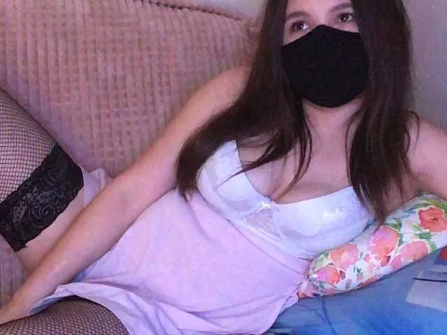 Live sex webcam photo for SiaKriSti #241277594