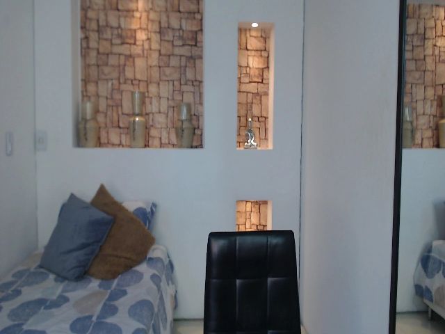 Live sex webcam photo for nicollewalton #254617402