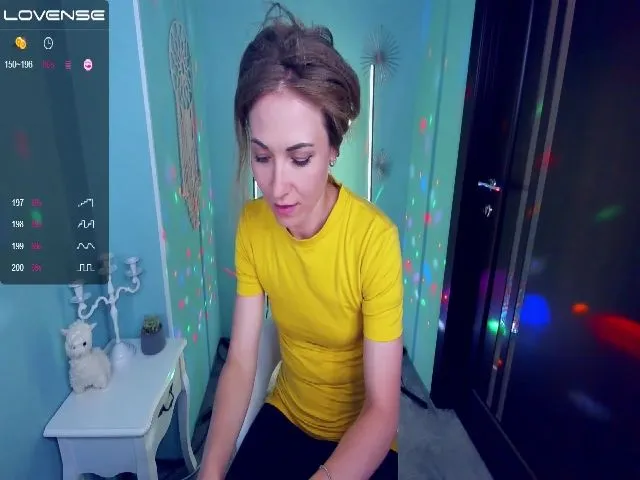 Live sex webcam photo for LilFluffyDuck #260572244