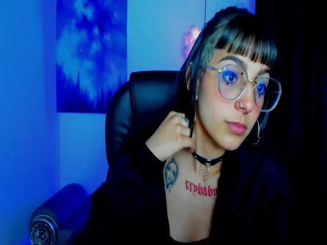 Live sex webcam photo for Angelsiinner #263138328