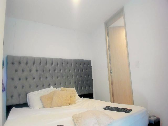 Live sex webcam photo for Afro__Goddess #258248109