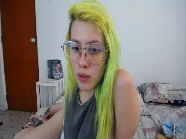 Live sex webcam photo for Miku_Grrr #259371922