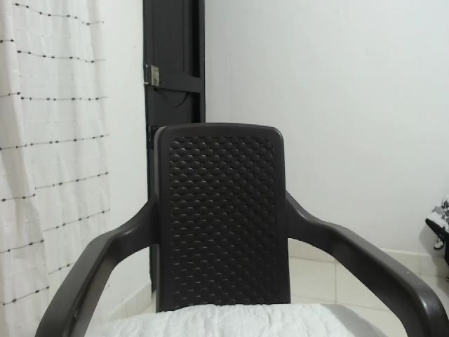 Live sex webcam photo for squirt_hotxx #262381773