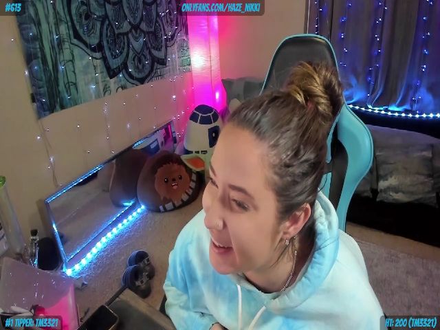 Live sex webcam photo for Nikki_Haze #253042087