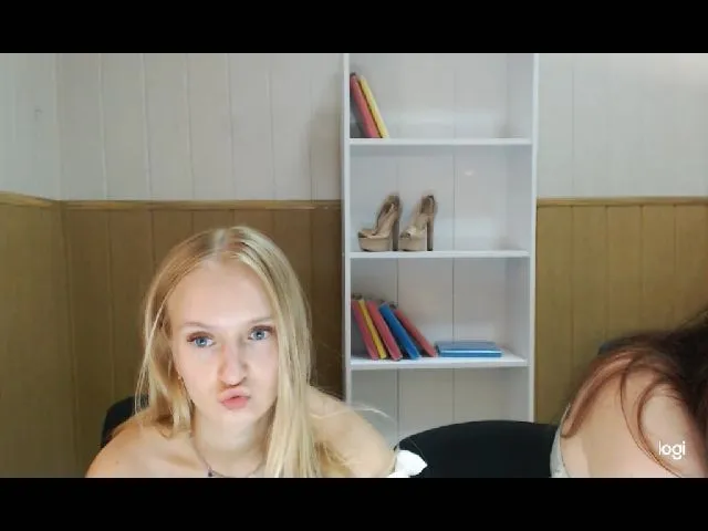 Live sex webcam photo for BeautiAmber #262167772