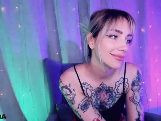 Live sex webcam photo for KaprinaGirrs #249596562