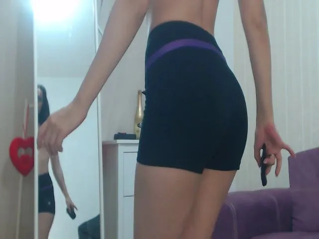 Live sex webcam photo for MiningBee #254652159