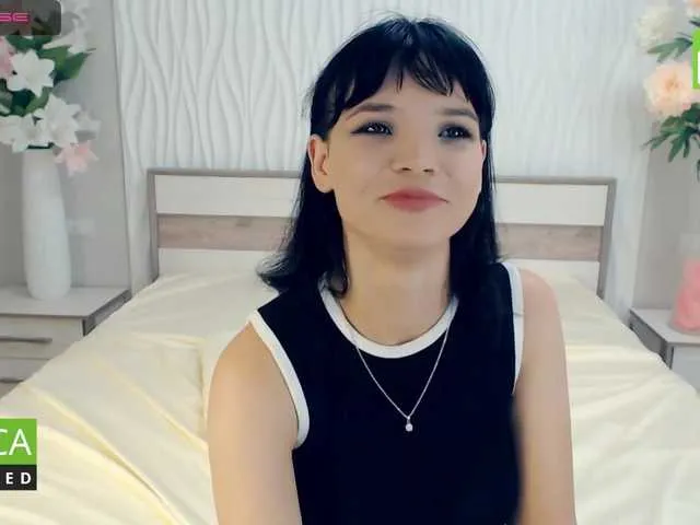 Live sex webcam photo for look-at-me #254941253
